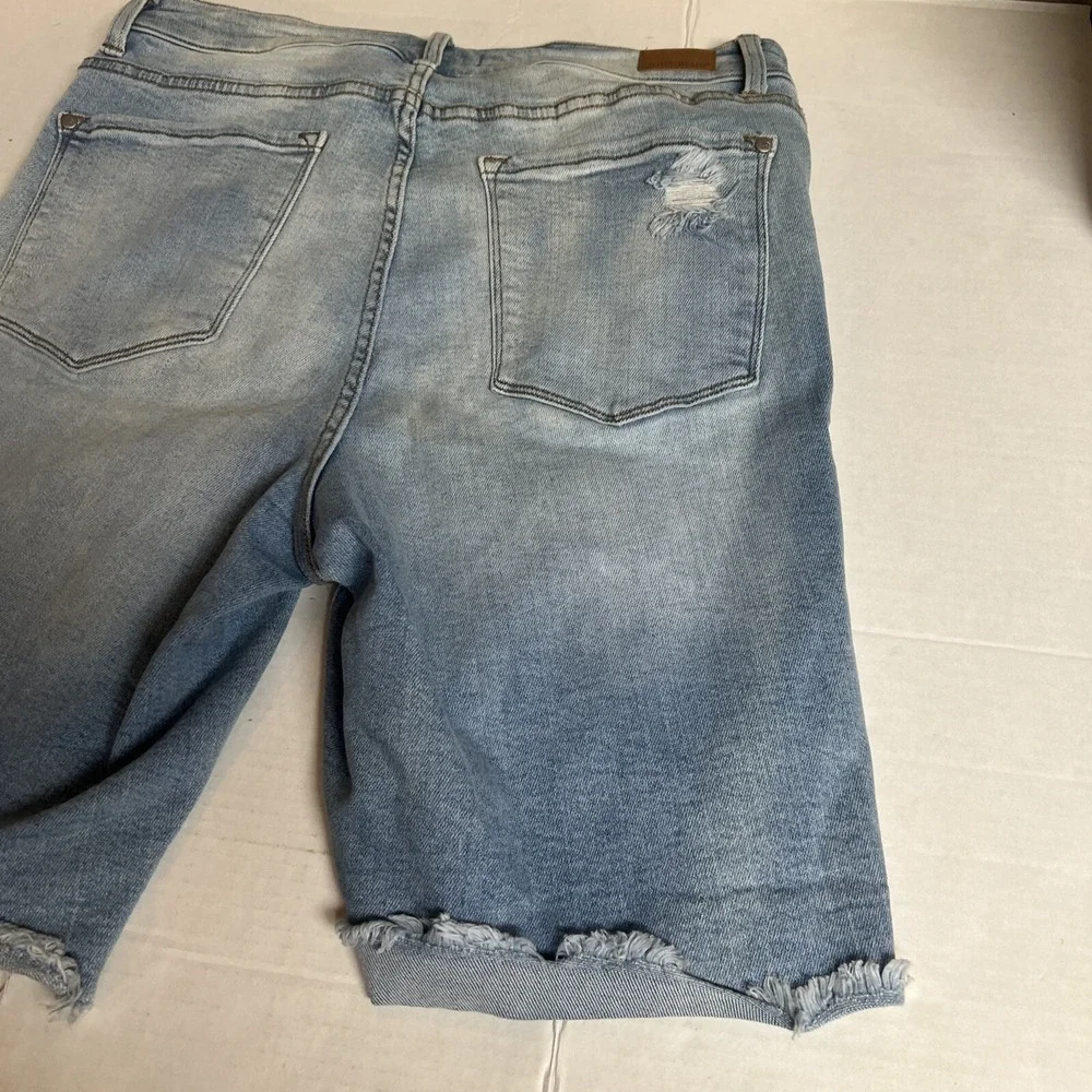 Judy Blue Jean Shorts Womens 1XL Destroyed Cut Off Bermuda Everyday Stretch‎